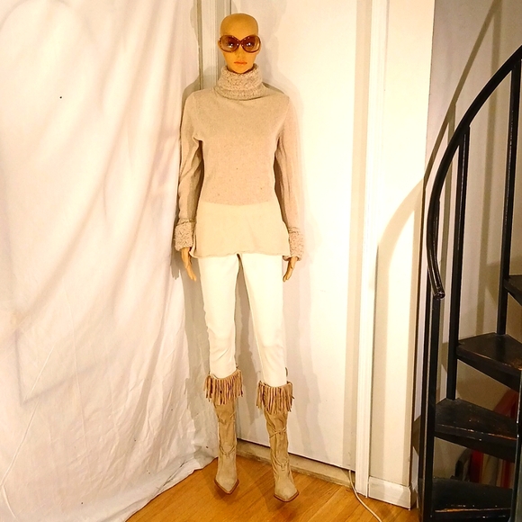 🔥 🔥 Like New Cammina (Italy) Cream Ultra Suede Western Style Heeled Boots - Picture 16 of 16